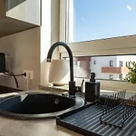 Mohost Bobby - Right In The Mood Apartment *