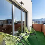 Apartment Mohost Bobby - Right In The Mood *