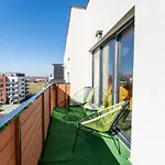 Mohost Bobby - Right In The Mood Apartment