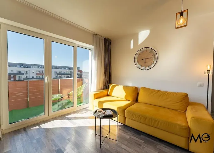 Mohost Bobby - Right In The Mood Apartment *