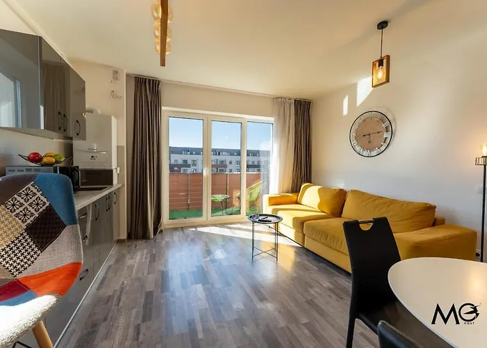 Mohost Bobby - Right In The Mood Apartment *