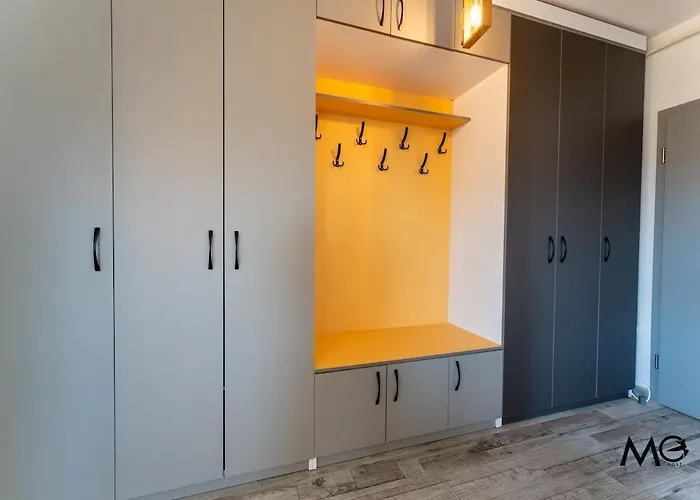 Mohost Bobby - Right In The Mood *